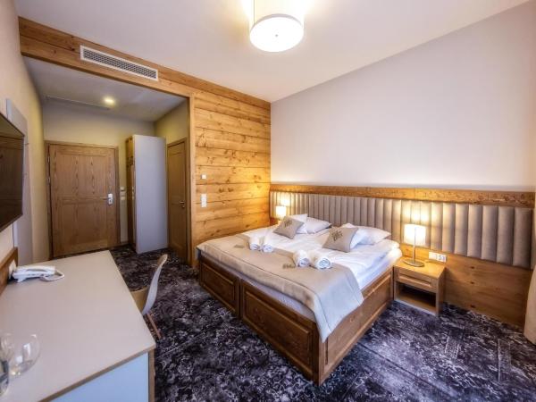 Gold Hotel : photo 1 de la chambre chambre double standard avec balcon 