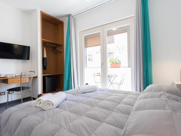 My Way - Rooms - Palazzo San Matteo : photo 1 de la chambre chambre lit king-size avec balcon
