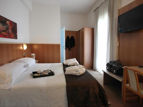 Hotel Principe di Piemonte : photo 2 de la chambre chambre double ou lits jumeaux standard
