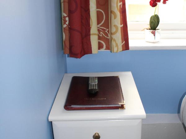 Backpackers Blackpool - Family Friendly Hotel : photo 5 de la chambre chambre familiale avec salle de bains privative