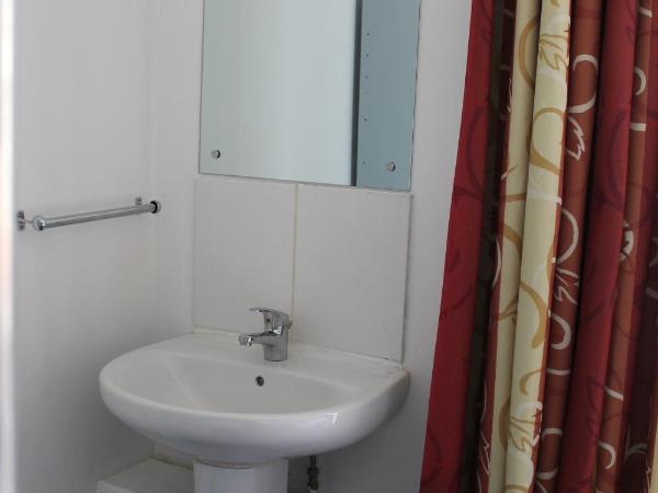 Backpackers Blackpool - Family Friendly Hotel : photo 4 de la chambre chambre double standard avec salle de bains commune