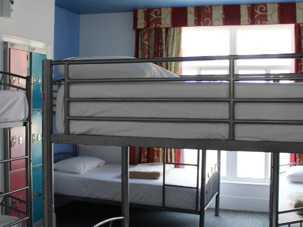 Backpackers Blackpool - Family Friendly Hotel : photo 5 de la chambre chambre familiale avec salle de bains