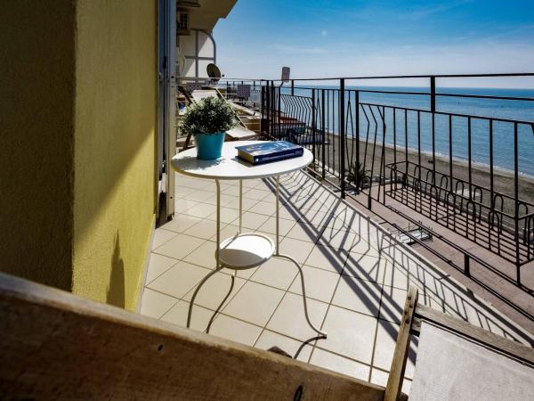 On the beach Sea-view&Kitchen In Room : photo 7 de la chambre appartement - vue sur mer