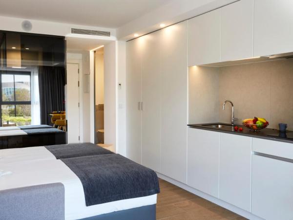 Sercotel Valencia Alameda 41 : photo 4 de la chambre chambre familiale