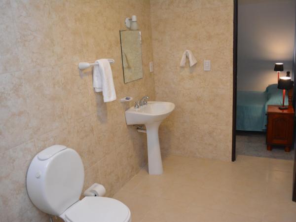 Hotel Isella : photo 5 de la chambre chambre quadruple