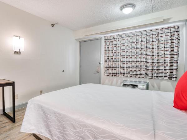 Dallas Love Field Inn : photo 3 de la chambre chambre lit king-size