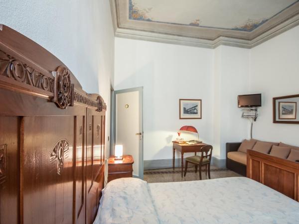 Casa Rovai Guest House : photo 8 de la chambre chambre double ou lits jumeaux avec salle de bains privative