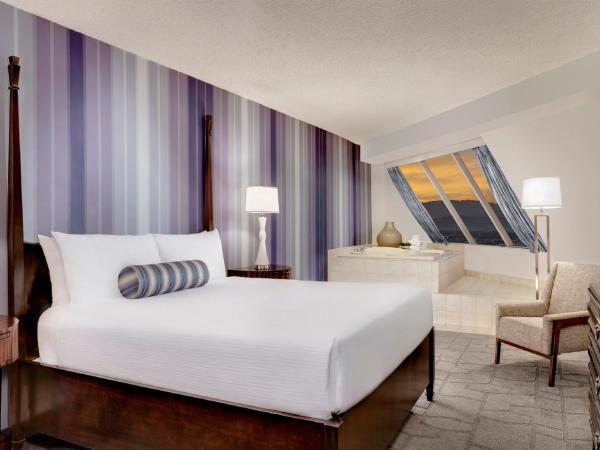 Luxor : photo 1 de la chambre suite d'angle lit king-size pyramide