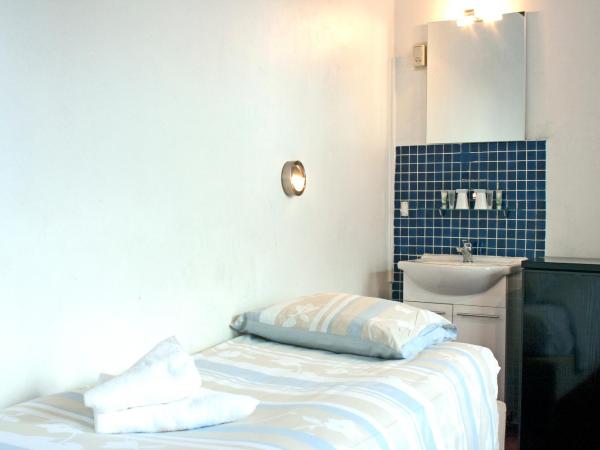 Hotel Torenzicht : photo 1 de la chambre chambre simple avec salle de bains commune