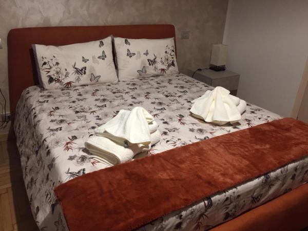 via roma 12 VERONA : photo 10 de la chambre chambre double