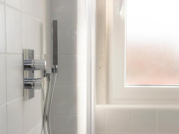 Casa dos Carvalhos : photo 8 de la chambre chambre double ou lits jumeaux deluxe - vue sur piscine