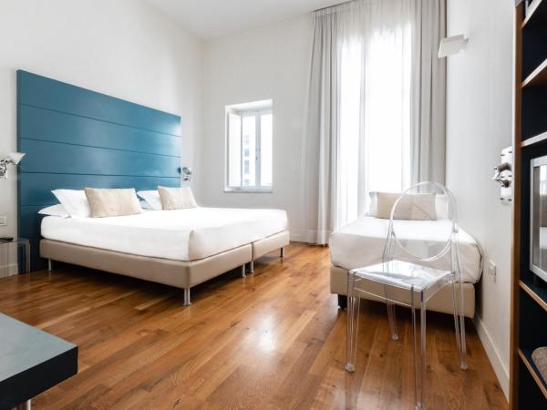 Hotel Piazza Bellini & Apartments : photo 2 de la chambre chambre triple standard