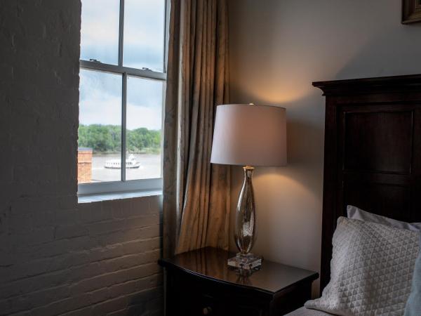 Olde Harbour Inn, Historic Inns of Savannah Collection : photo 5 de la chambre suite 1 chambre lit king-size - vue sur rue - desservie uniquement par des escaliers
