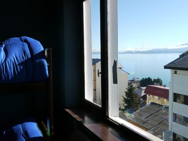 Moving Hostel Travel Bar : photo 10 de la chambre lit simple en dortoir