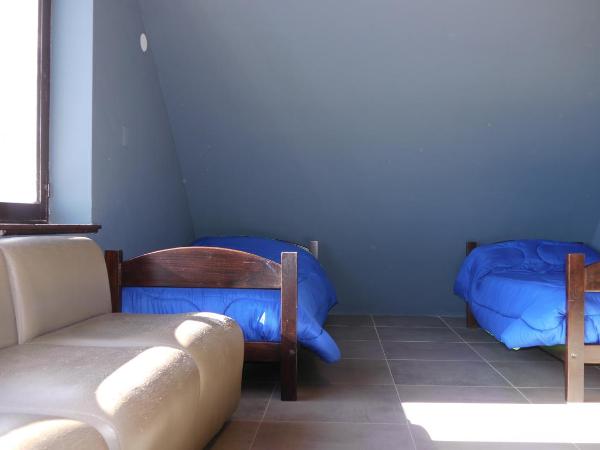 Moving Hostel Travel Bar : photo 8 de la chambre lit simple en dortoir