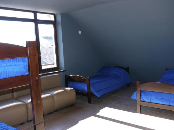 Moving Hostel Travel Bar : photo 7 de la chambre lit simple en dortoir