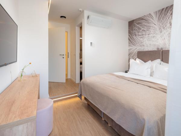 Skaline Luxury rooms Split : photo 10 de la chambre chambre double ou lits jumeaux deluxe avec balcon