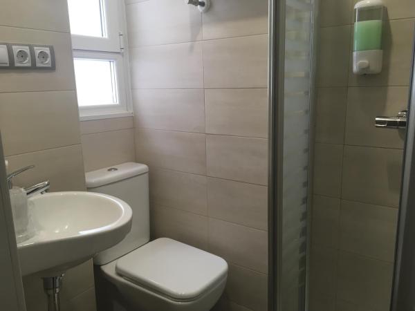 INSIDEHOME Valladolid Centro -Hab con baño privado en el centro y OPCION DE PARKING- : photo 7 de la chambre chambre double avec salle de bains privative