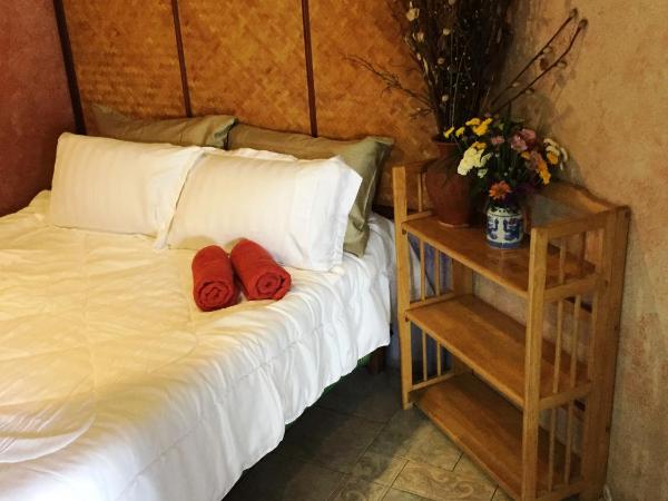 Shanti Lodge : photo 2 de la chambre chambre double avec salle de bains privative