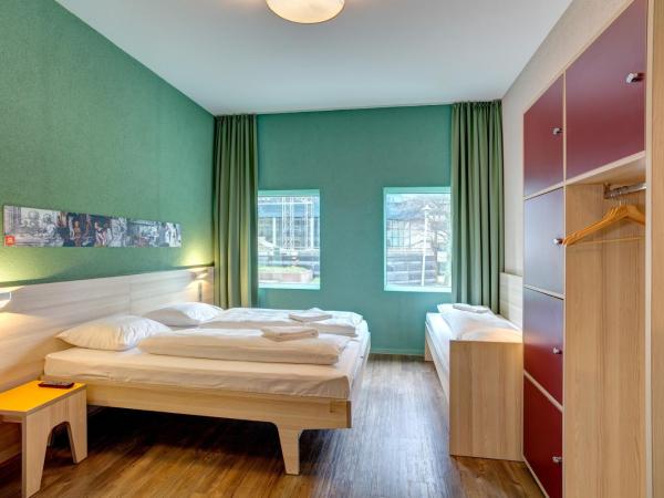 MEININGER Hotel Amsterdam City West : photo 2 de la chambre chambre avec 5 lits