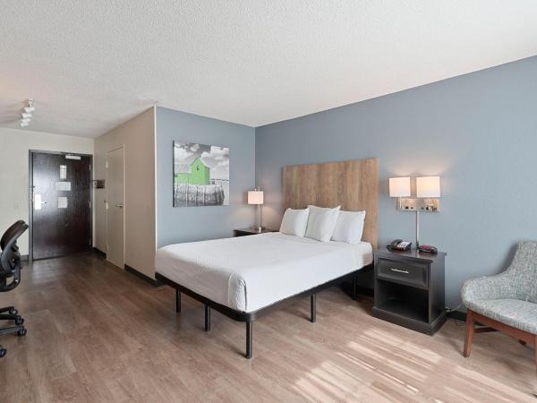 Extended Stay America Suites - Charlotte - Tyvola Rd : photo 7 de la chambre studio avec 1 lit queen-size - accessible aux personnes à mobilité réduite - non-fumeurs