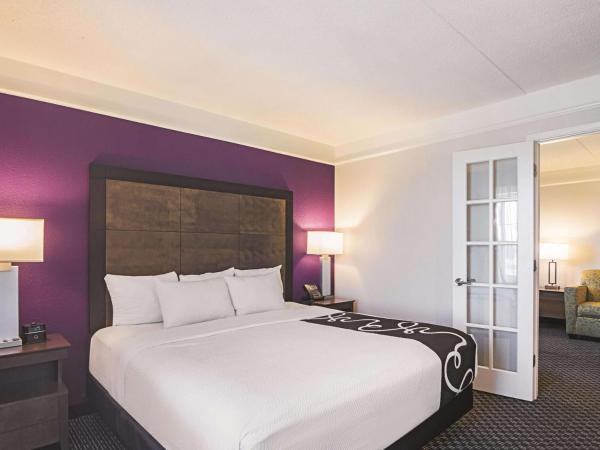 La Quinta by Wyndham Oklahoma City - NW Expwy : photo 3 de la chambre suite lit king-size