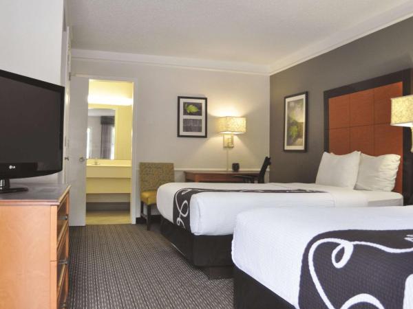 La Quinta Inn by Wyndham Dallas Uptown : photo 4 de la chambre suite familiale de luxe - non-fumeurs