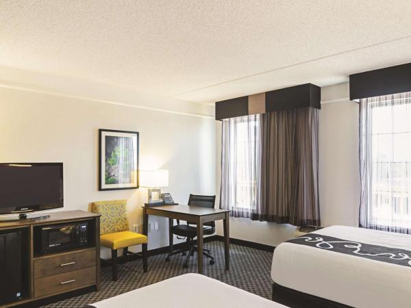 La Quinta Inn & Suites by Wyndham San Antonio Riverwalk : photo 2 de la chambre chambre double avec 2 lits doubles