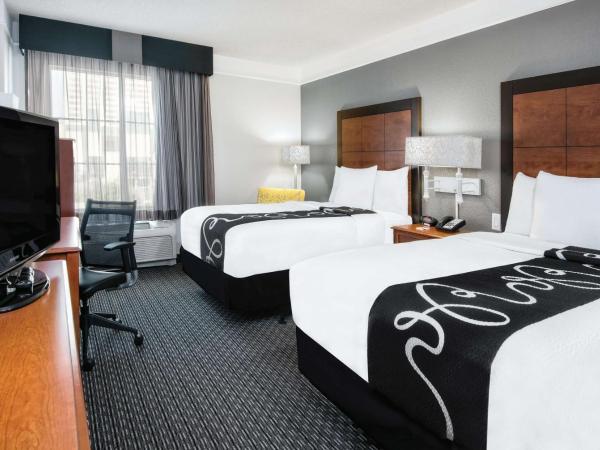 La Quinta Inn & Suites by Wyndham San Antonio Riverwalk : photo 3 de la chambre chambre double avec 2 lits doubles