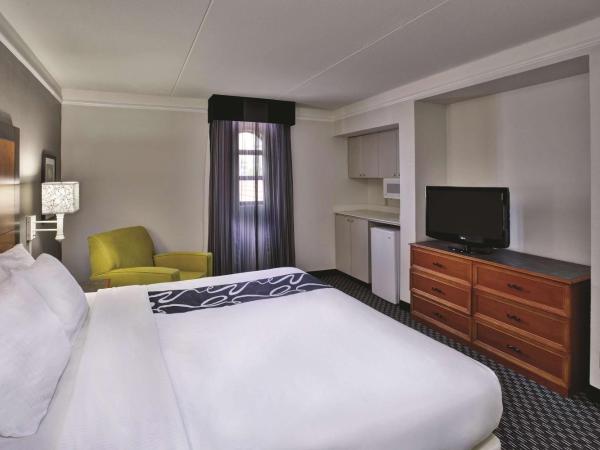La Quinta Inn by Wyndham Nashville South : photo 8 de la chambre suite 1 chambre lit king-size - non-fumeurs