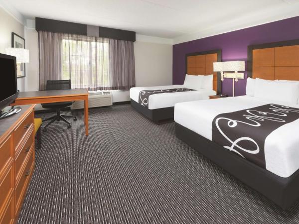 La Quinta by Wyndham St. Louis Westport : photo 2 de la chambre chambre deluxe avec 2 lits doubles