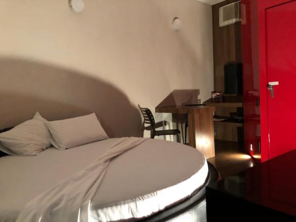 Snob Motel (Adult Only) : photo 3 de la chambre chambre double standard