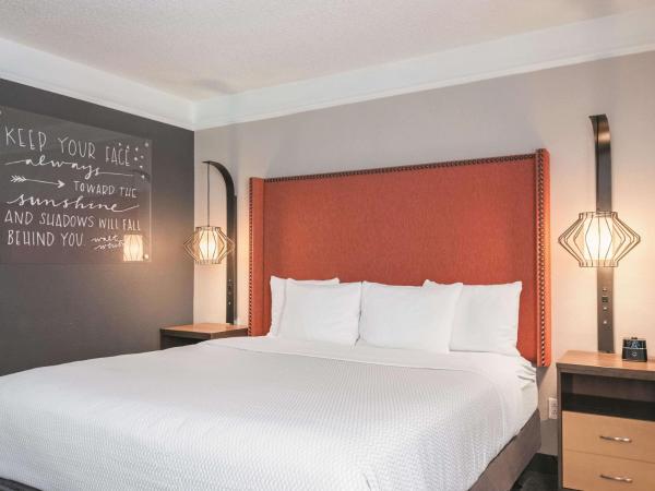 La Quinta by Wyndham New Orleans Downtown : photo 2 de la chambre chambre lit king-size - accessible aux personnes à mobilité réduite