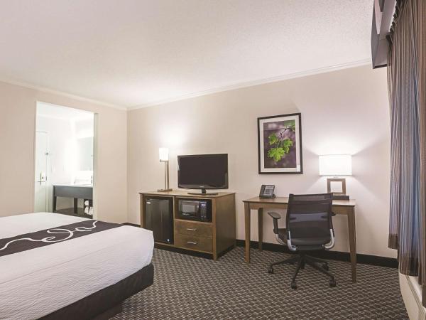 La Quinta by Wyndham Atlanta Midtown - Buckhead : photo 1 de la chambre chambre lit king-size - non-fumeurs