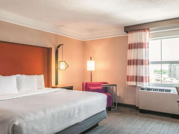 La Quinta by Wyndham New Orleans Downtown : photo 4 de la chambre chambre lit king-size deluxe