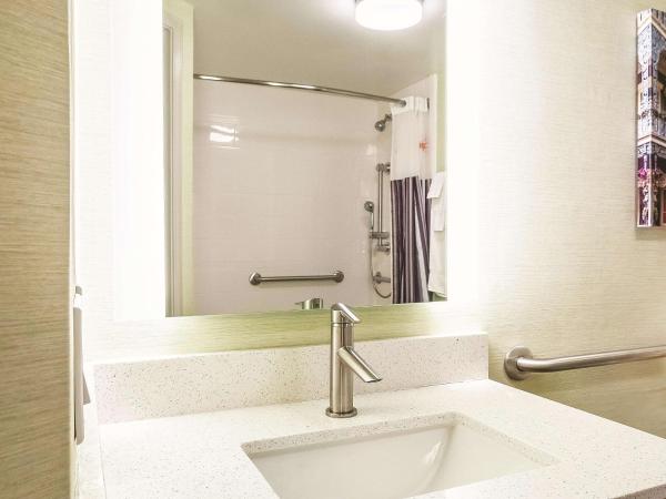 La Quinta by Wyndham New Orleans Downtown : photo 5 de la chambre chambre double avec 2 lits doubles - accessible aux personnes à mobilité réduite