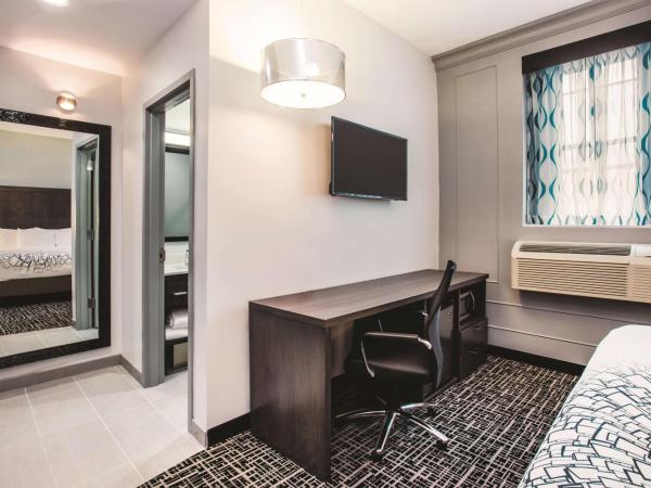 La Quinta by Wyndham Inner Harbor Downtown : photo 4 de la chambre chambre lit king-size