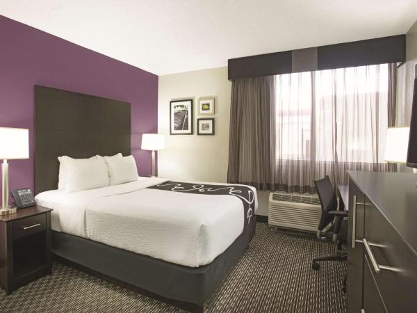 La Quinta by Wyndham Fort Lauderdale Tamarac : photo 1 de la chambre chambre lit queen-size deluxe