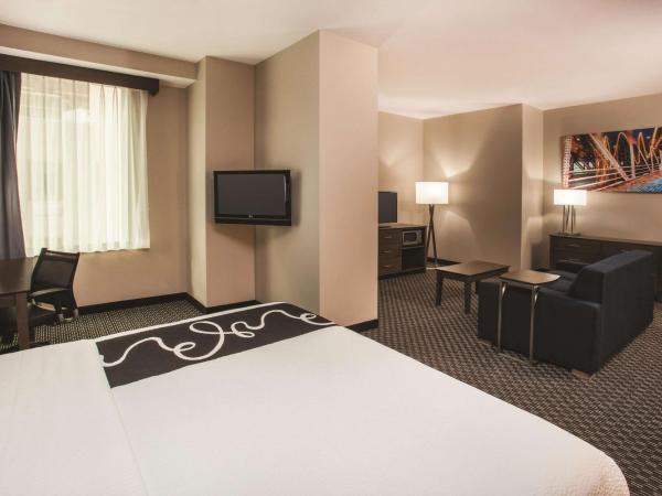 La Quinta by Wyndham Chicago Downtown : photo 7 de la chambre suite lit king-size – non-fumeurs