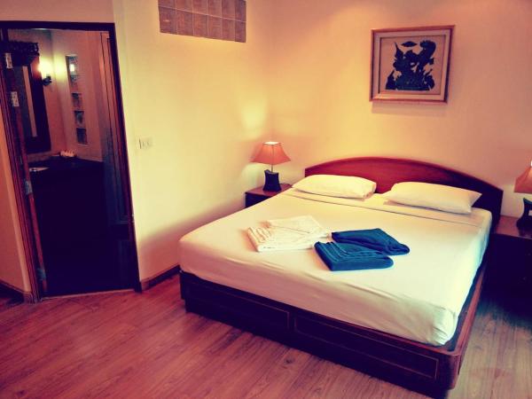 Naithon Beach Villa : photo 2 de la chambre chambre double Économique