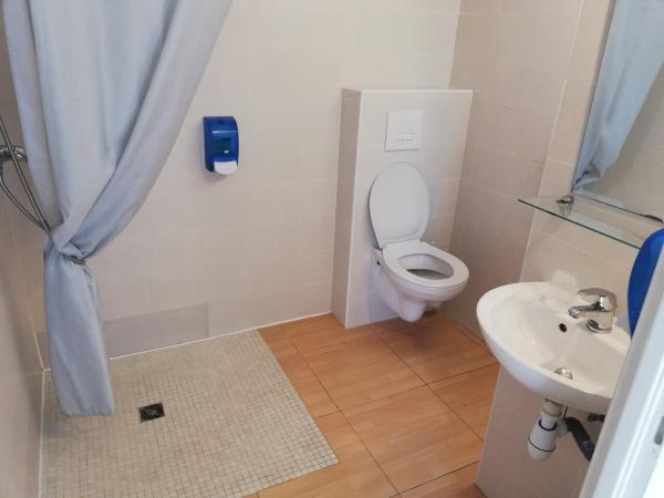 Hôtel Acajou : photo 8 de la chambre chambre double confort - accès aux personnes à mobilité réduite