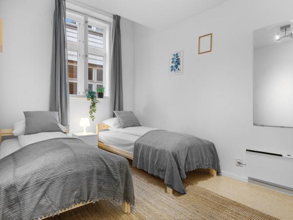 Fabryka : photo 5 de la chambre chambre double ou lits jumeaux Économique avec salle de bains commune