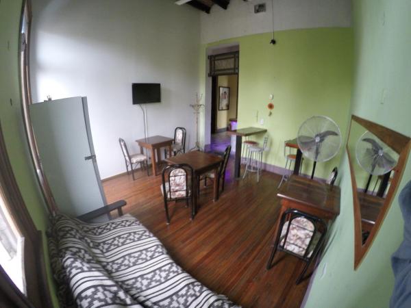 Kymani House : photo 1 de la chambre chambre double ou lits jumeaux avec salle de bains privative externe