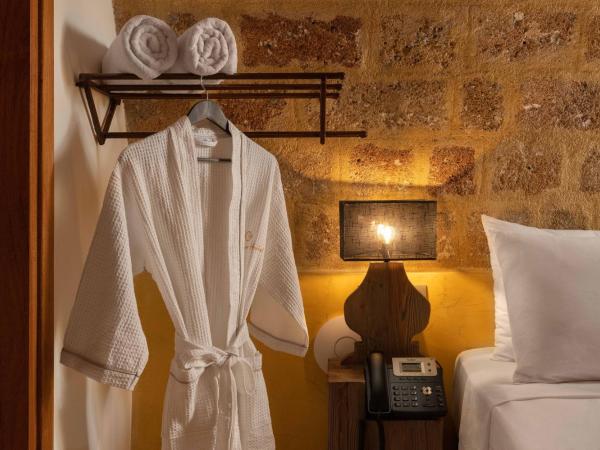 10GR Boutique Hotel & Wine Bar : photo 6 de la chambre chambre de luxe en pierre