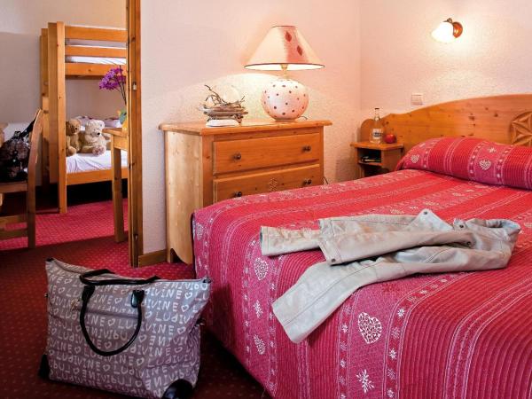 Hôtel Belalp : photo 3 de la chambre chambre familiale (2 adultes et 2 enfants)