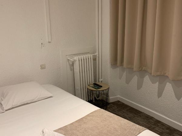 Hotel de Bretagne : photo 2 de la chambre chambre double