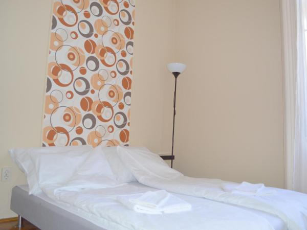 Synagogue Central Guest House : photo 7 de la chambre chambre quadruple