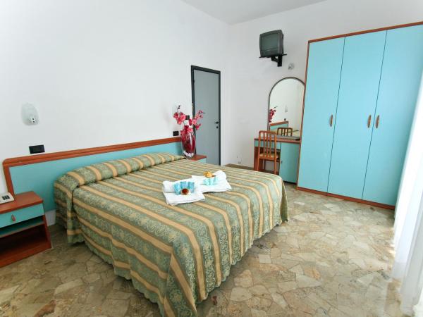 Hotel Vernel : photo 1 de la chambre chambre double avec balcon