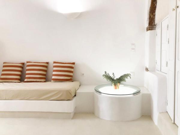 White Grape Suites : photo 5 de la chambre grande suite - vue sur mer et coucher de soleil - assyrtiko