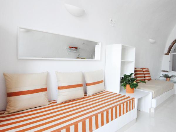 White Grape Suites : photo 10 de la chambre grande suite - vue sur mer et coucher de soleil - assyrtiko